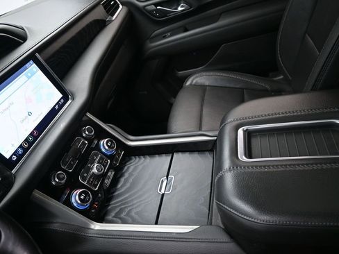 Used 2021 GMC Yukon XL Denali w/ Advanced Technology Package image 22