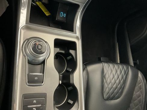 Used 2024 Ford Edge Titanium AWD/4WD image 17