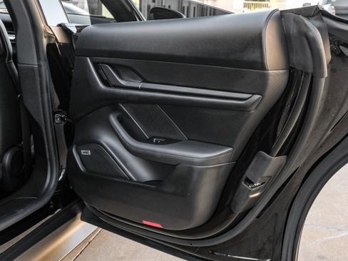 Used 2021 Porsche Taycan image 45