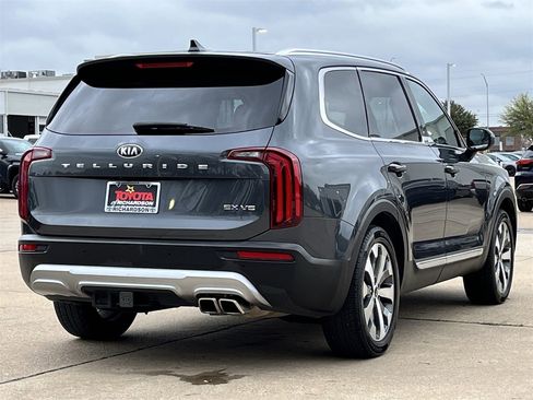 Used 2020 Kia Telluride EX w/ EX Premium Package image 4
