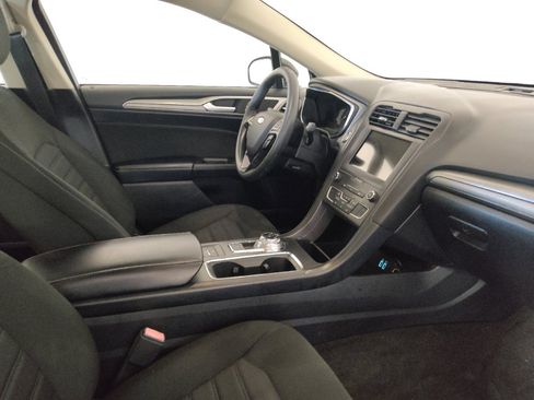 Used 2020 Ford Fusion SE FWD image 21