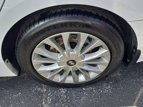 Used 2015 Hyundai Sonata Limited w/ Option Group 05 FWD image 7