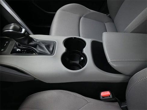 Used 2024 Toyota Venza LE image 20