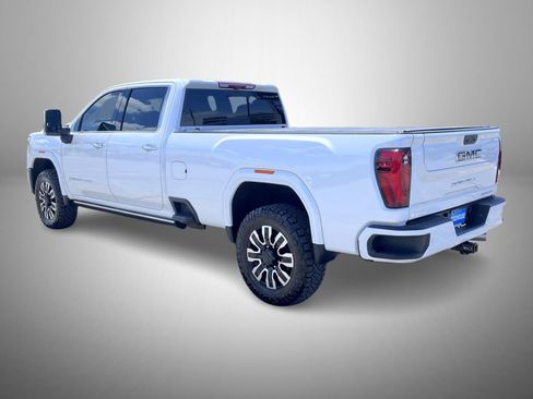 Used 2024 GMC Sierra 3500 Denali Ultimate AWD/4WD image 7