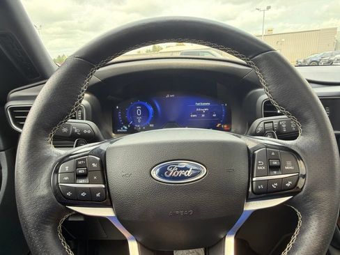 Used 2023 Ford Explorer ST w/ Technology Package AWD/4WD image 17