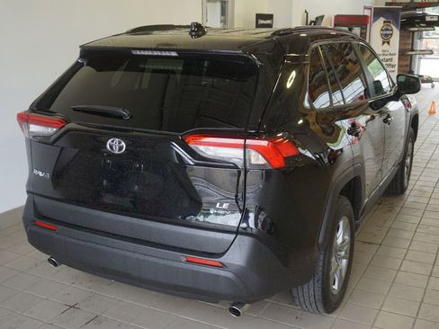 Used 2025 Toyota RAV4 LE AWD/4WD image 12
