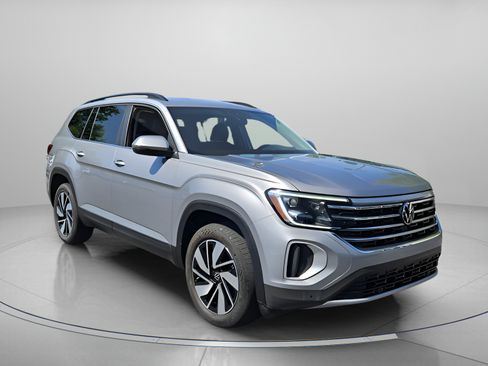 Certified 2025 Volkswagen Atlas SE FWD image 8