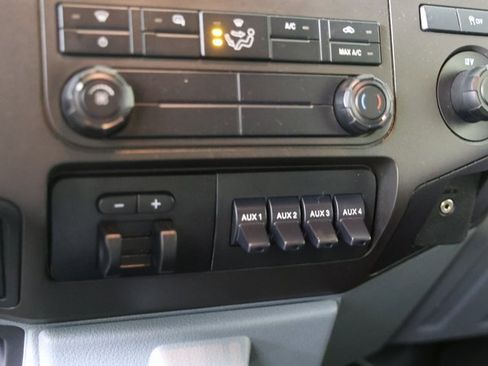 Used 2016 Ford F250 XL w/ Power Equipment Group image 8