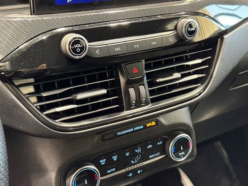 Used 2024 Ford Escape ST-Line image 13