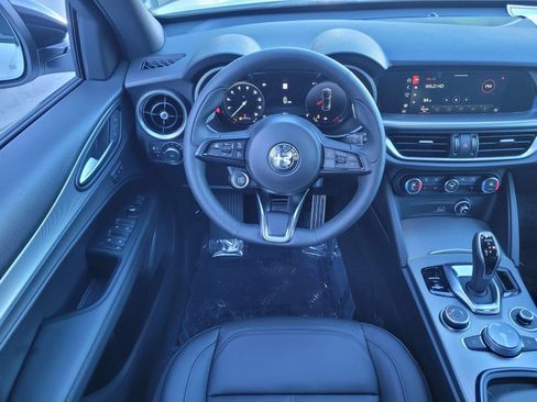 Used 2025 Alfa Romeo Stelvio Sprint AWD/4WD image 8