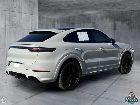 Used 2022 Porsche Cayenne S Platinum AWD/4WD image 5