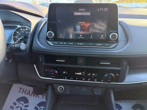 Used 2023 Nissan Rogue SV w/ SV Premium Package image 35