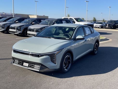 New 2025 Kia K4 EX image 3