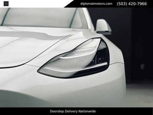 Used 2018 Tesla Model 3 Long Range RWD image 13
