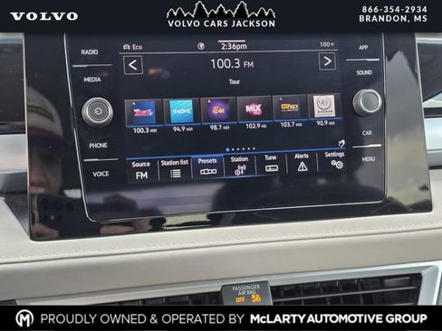 Used 2025 Volkswagen Taos SE AWD/4WD image 10