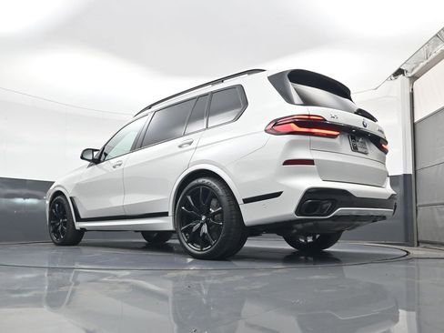 Used 2025 BMW X7 M60i w/ Executive Package image 20