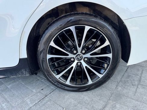 Used 2018 Toyota Camry SE FWD image 4