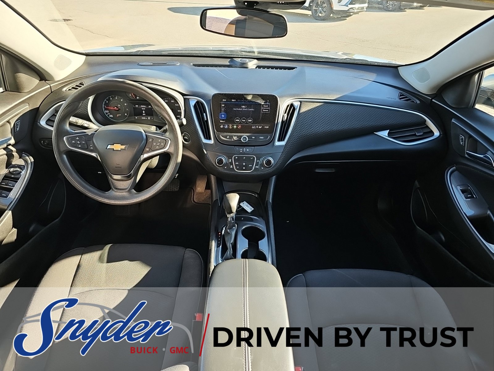 Used 2023 Chevrolet Malibu LT FWD image 4