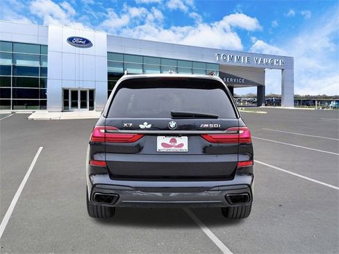 Used 2022 BMW X7 M50i w/ Luxury Seating Package image 3