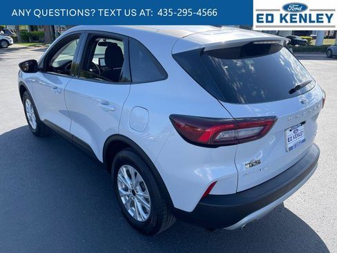 Used 2025 Ford Escape Active AWD/4WD image 32