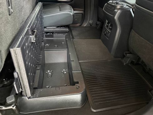 Used 2018 Nissan Titan PRO-4X w/ Pro-4x Convenience Package AWD/4WD image 44