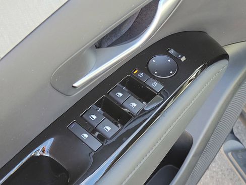 Used 2025 Hyundai Santa Cruz SEL FWD image 14