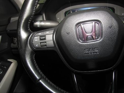 Certified 2025 Honda Accord EX-L image 5