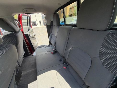 Used 2017 Nissan Frontier PRO-4X w/ Pro-4x Graphics Package AWD/4WD image 15