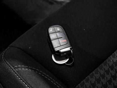 Used 2020 Dodge Challenger SXT RWD image 59