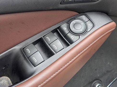 Used 2018 Buick Enclave Avenir w/ LPO, Cargo Package image 7