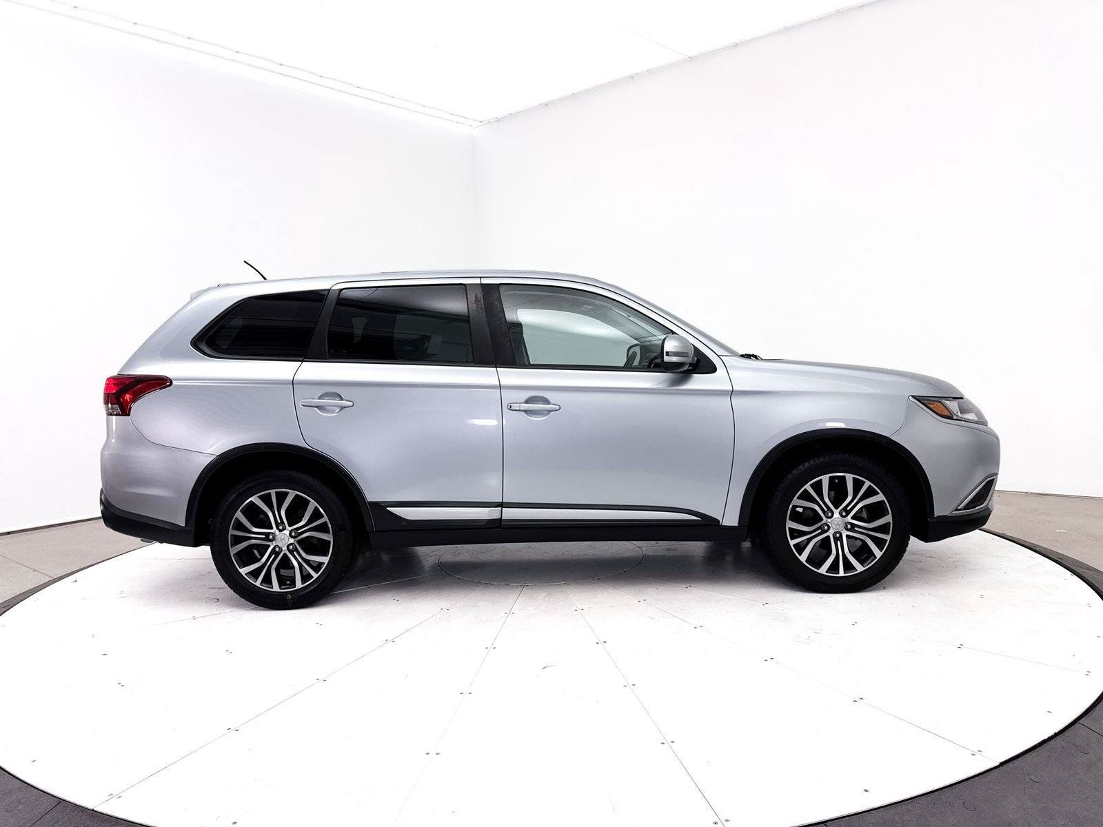 Used 2016 Mitsubishi Outlander SE FWD image 29