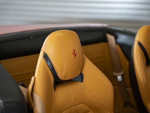 Used 2016 Ferrari California T RWD image 35
