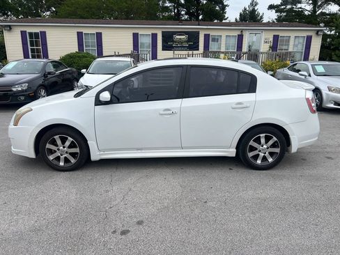 Used 2012 Nissan Sentra 2.0 SR w/ Special Edition Pkg FWD image 9