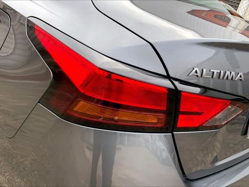 Used 2024 Nissan Altima 2.5 SV image 28