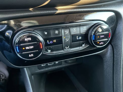 Used 2020 Buick Encore GX Essence w/ Experience Buick Package image 20