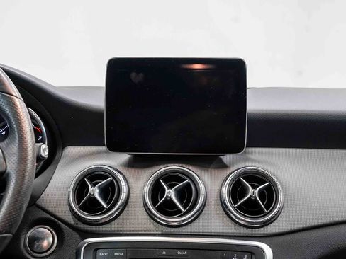 Used 2019 Mercedes-Benz CLA 250 image 14