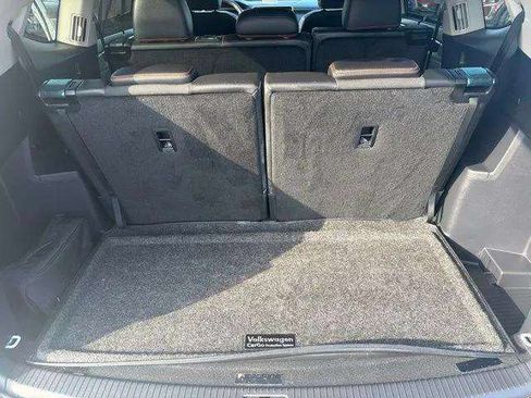 Certified 2025 Volkswagen Atlas Peak Edition SE AWD/4WD image 26