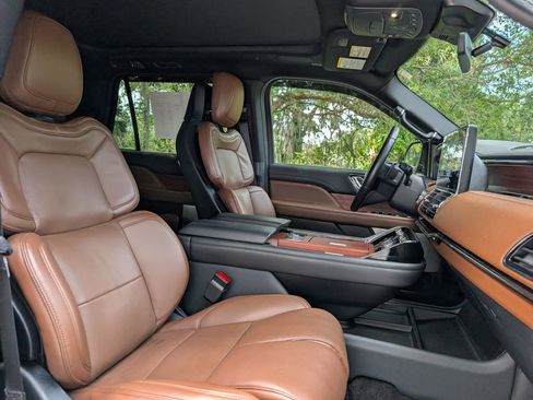 Used 2024 Lincoln Navigator Reserve AWD/4WD image 21