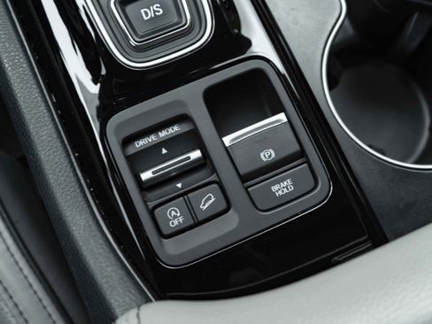 Used 2025 Honda Pilot Elite image 29