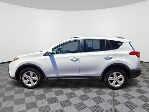 Used 2014 Toyota RAV4 XLE w/ Preferred Accessory Package AWD/4WD image 5