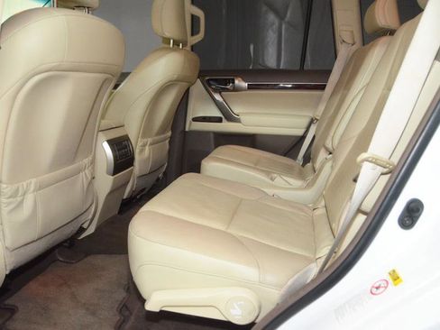 Used 2017 Lexus GX 460 Premium image 35