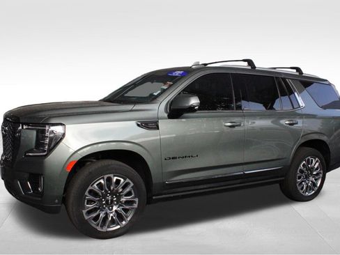 Used 2023 GMC Yukon Denali Ultimate w/ LPO, Floor Liner Package AWD/4WD image 13