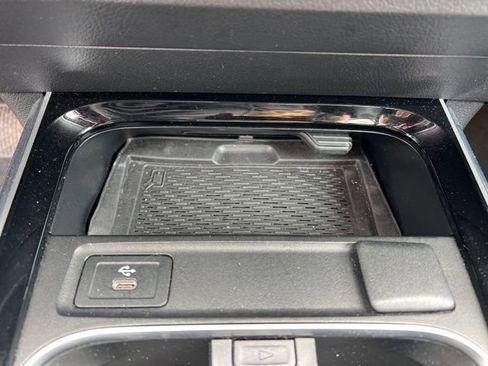 Used 2025 Mercedes-Benz GLA 250 4MATIC image 22