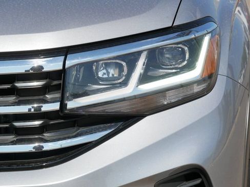 Certified 2023 Volkswagen Atlas SE w/ Black Wheel Package AWD/4WD image 10