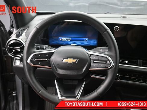 Used 2025 Chevrolet Equinox LT AWD/4WD image 22
