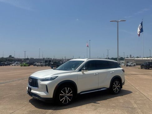 Used 2023 INFINITI QX60 Sensory w/ Vision Package AWD/4WD image 10