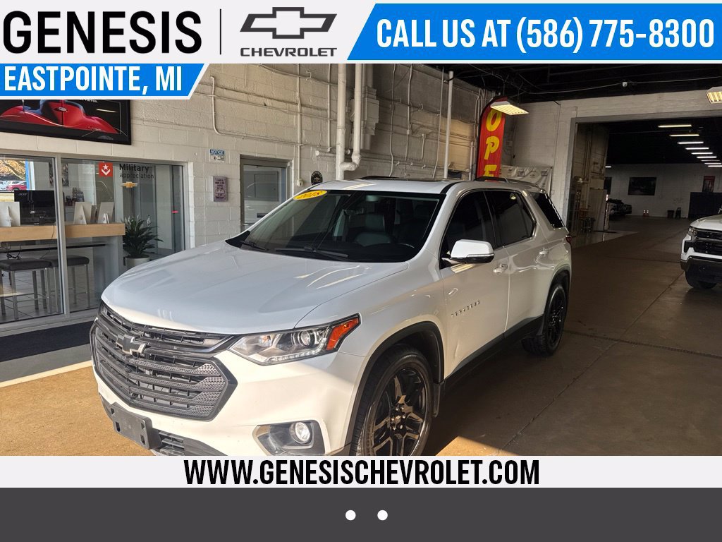 Used 2018 Chevrolet Traverse LT w/ LPO, Black Accent Package AWD/4WD image 1