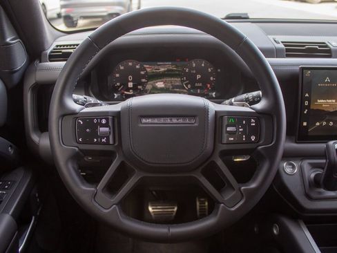 Used 2025 Land Rover Defender 110 V8 image 14