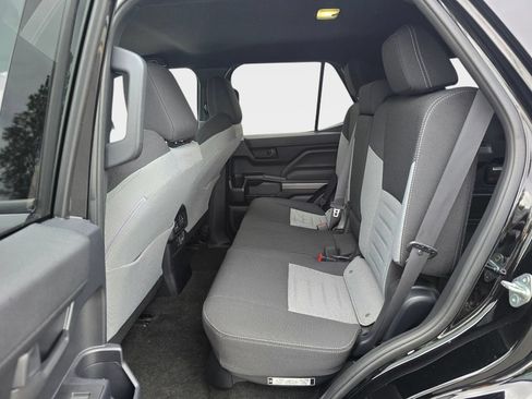 Used 2015 Jeep Grand Cherokee Overland AWD/4WD image 53
