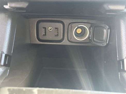 Used 2021 Buick Encore Preferred w/ Safety Package image 23